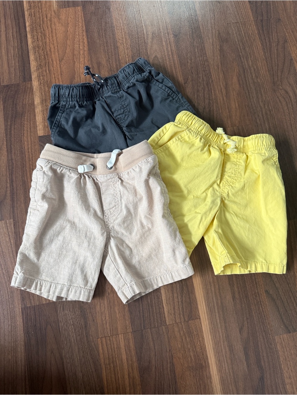 Size 4 Kids 3-Pack Elastic-Waist Shorts in Yellow, Black & Cream boy shorts